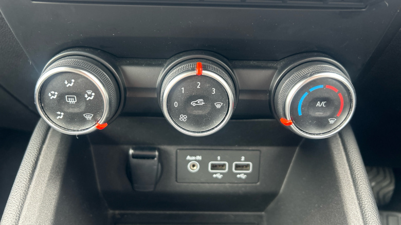 Renault Clio 1.0 TCe 100 Iconic 5dr Petrol Hatchback